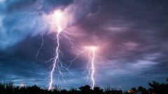 صاعقه جان ۲ نفر را در روانسر گرفت/ ۴ نفر هم مصدوم شدند